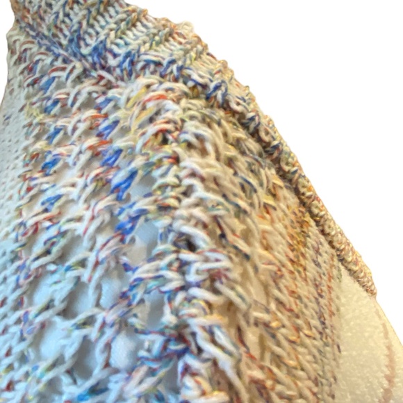 Akemi + Kin Anthropologie Feminine Open Knit V-Neck Poncho Light Sweater. O/S - Picture 4 of 16